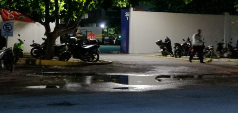 Policía playense acciona arma por error en Seguridad Pública