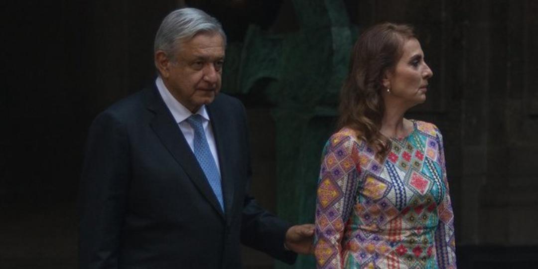 AMLO y Beatriz Gutiérrez quieren registrar sus nombres como marcas