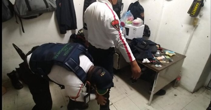 Policía de la Cdmx fue detenido luego de ser cachado cobrándole a usuarios del Metro