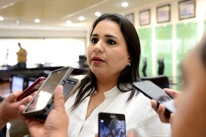 La legisladora del PAN, Mayuli Martínez, manifestó que toda conducta ilícita debe ser castigada, sin importar amistades o parentescos y que la justicia no se puede politizar ni aplicar solo a unos cuantos, si hay un caso que viole las leyes debe ser llevado ante un juez.