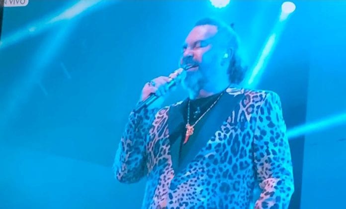 Se burlan del look de Mijares en las redes