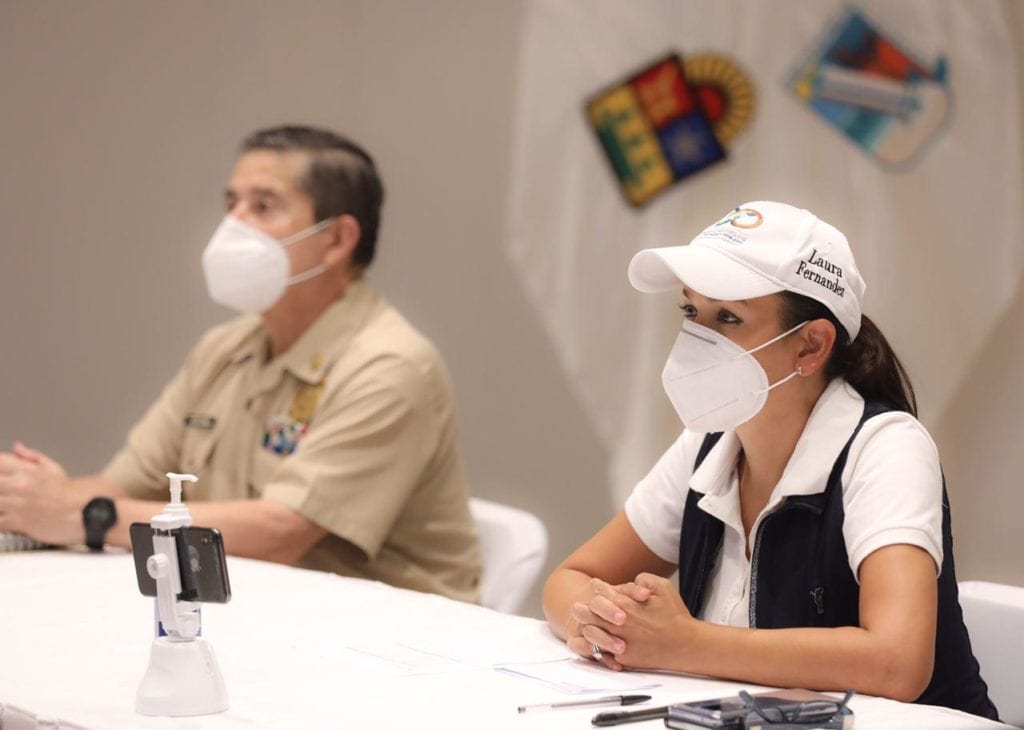 Durante la sesión, la Presidenta Municipal reiteró que la prioridad de su administración es salvaguardar la integridad física de los habitantes y los turistas que están en el destino, por lo que se mantendrá un puntual seguimiento al desarrollo del fenómeno climático, que tiene todo el potencial para convertirse en tormenta tropical en las próximas horas, con el nombre de “Marco”.