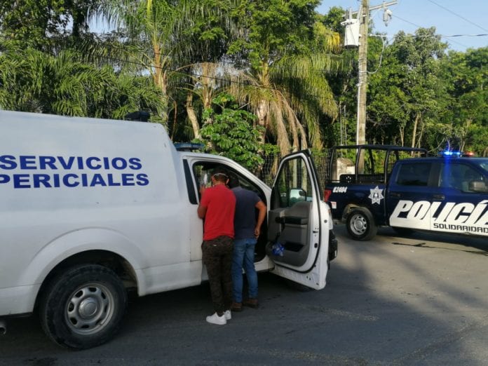 Varias piezas correspondientes a una osamenta humana fueron hallados esta tarde en una brecha cerca de la colonia La Joya de esta ciudad, cerca de la glorieta donde antes estaba el monumento conocido como “La Moneda”.
