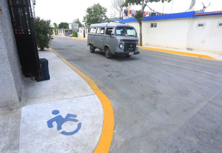 Ponen fin a los baches de la región 227 en Cancún ¡Llega la pavimentación!