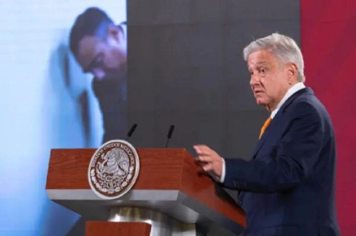 AMLO habló sobre el video donde ex funcionarios del Senado reciben dinero