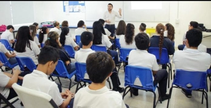 A partir de este lunes se entregan las becas en Cancún a los alumnos de secundaria