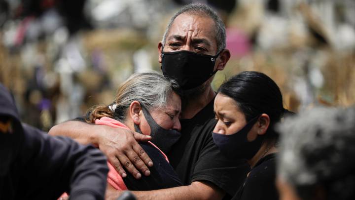 Suman 53 mil 3 muertes por coronavirus en México