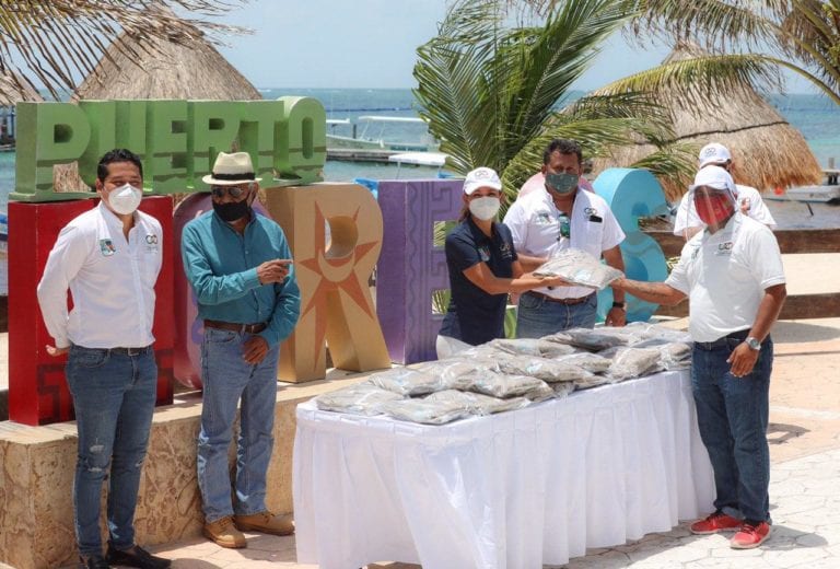 Trabajadores de la Dirección de Servicios Públicos reciben uniformes nuevos en Puerto Morelos