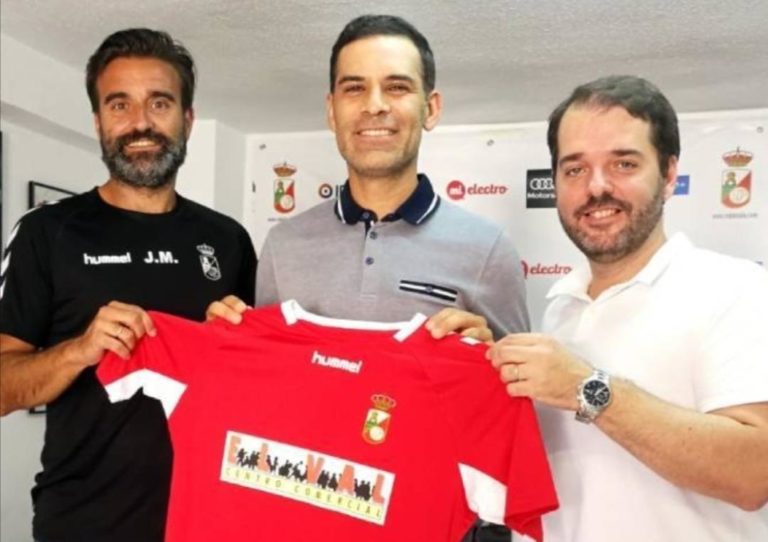 Rafael Márquez empezará su carrera como entrenador en España