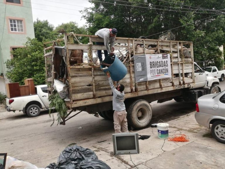 Galería: Retiran más de 100 toneladas de cacharros en Cancún