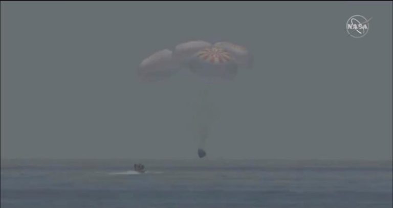 Aterriza el SpaceX tras dos meses en el espacio