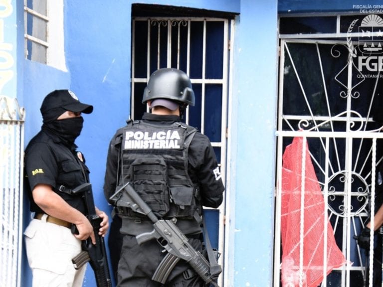 En solo tres días la Fiscalía del Estado de Quintana Roo, ha logrado sacar de las calles a tres presuntos violadores que andaban libres en calles de Playa del Carmen, dando así un paso en el combate al crimen y justicia ante estos terribles crímenes que dejan huellas imborrables en los sobrevivientes y sus familias, además de pérdidas irreparables para aquellos que no logran vivir tras los ataques.