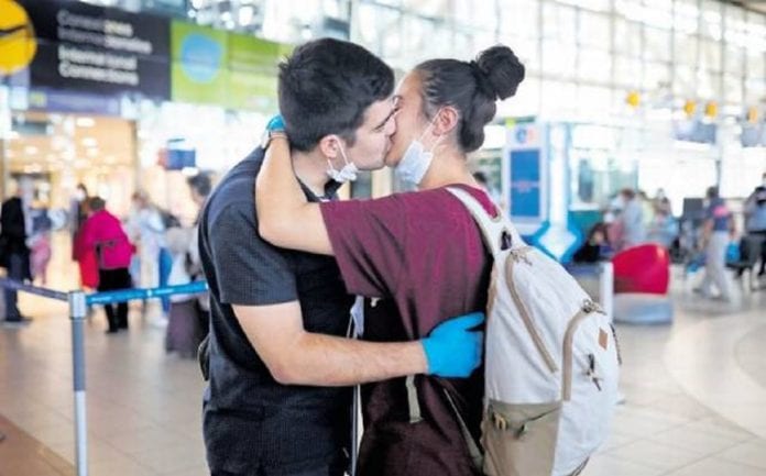 Hay un dicho muy popular usado por los románticos, que dice 