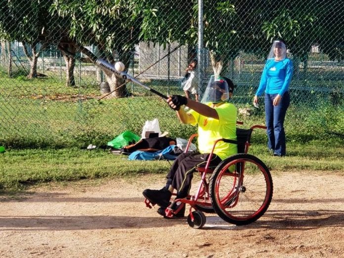 beisbol en silla de ruedas