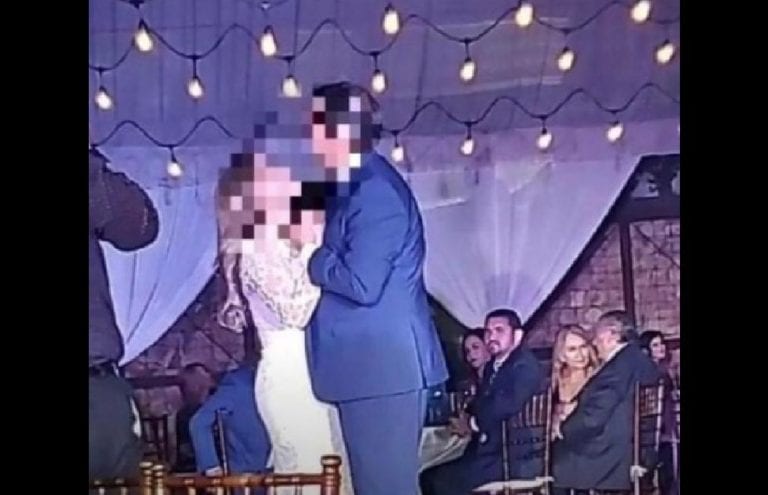 Secretario de gobernador de Baja California se casa pese a semáforo rojo