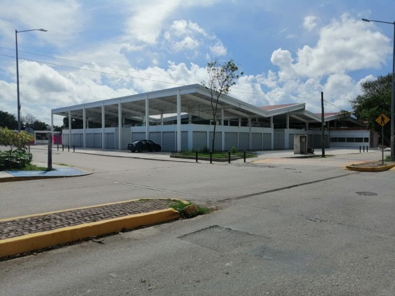 mercado mundo de las piñatas