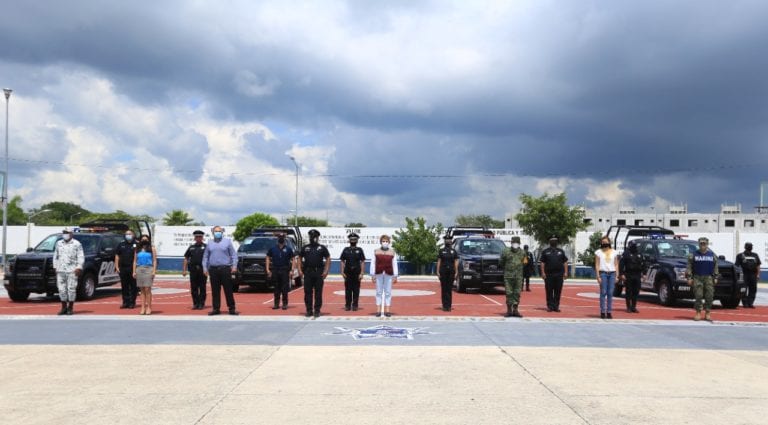 Entregan seis patrullas para reforzar la seguridad en Solidaridad