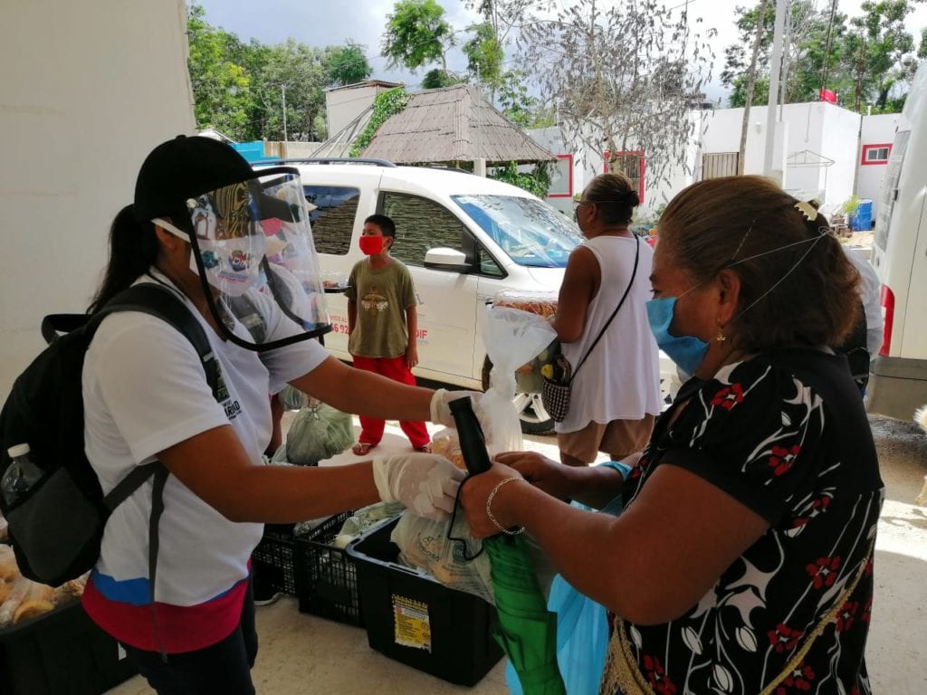 Entrega de ayuda alimentaria