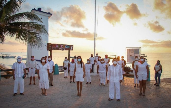 El gobierno de la presidenta municipal Laura Fernández Piña conmemoró hoy el Día Internacional de la Paz, marco en el que se pidió seguir trabajando en equipo para hacer frente a la amenaza que representa a la salud y la vida de las personas el coronavirus SARS CoV-2.