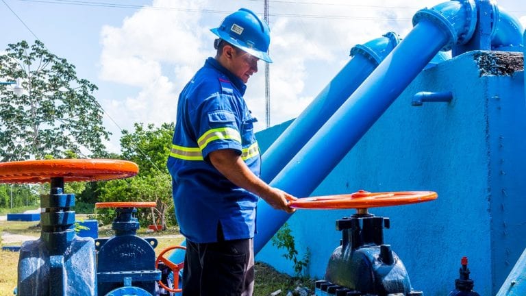 Anuncia Aguakan obras de mantenimiento en red de agua potable en el municipio de Solidaridad