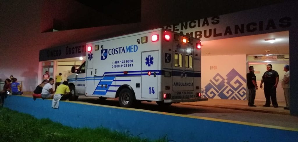 ¡Se salva de ejecución! Alcanzan a herir a motociclista en Playa del Carmen