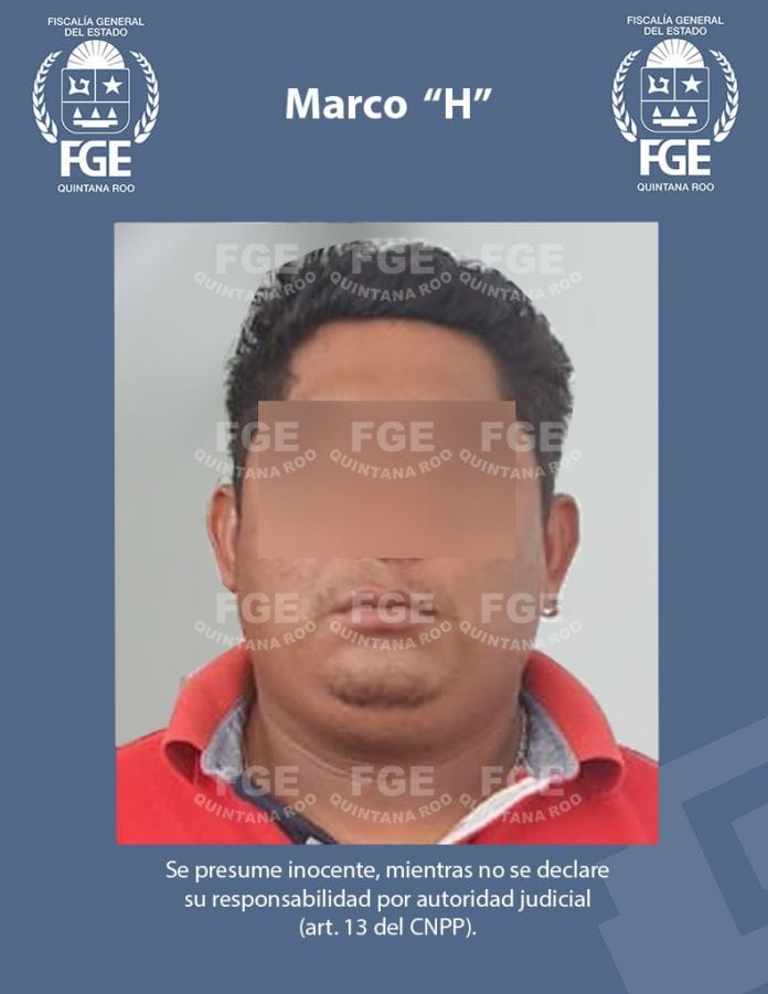 La madre y el padrastro de una niña que murió el pasado miércoles en Tres Reyes fueron detenidos, acusados de feminicidio, pues la autopsia de la infante reveló que murió de golpes, además de ser víctima de abuso sexual.