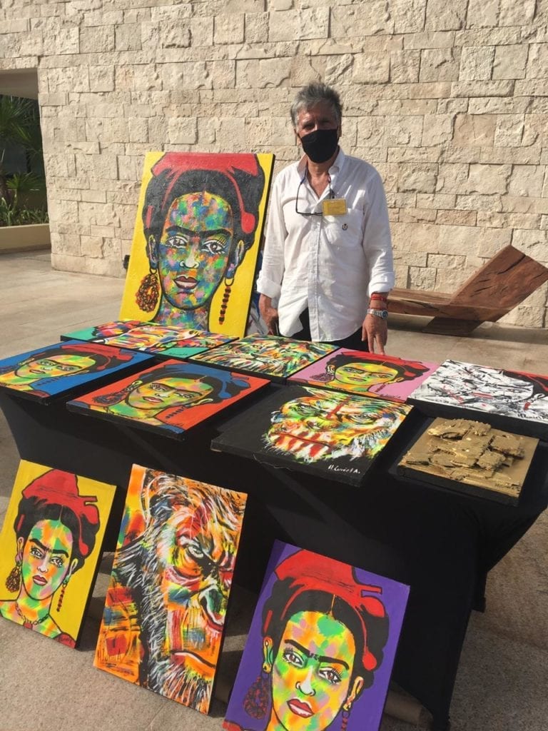 El bazar en el Grand Hyatt, estará instalado todos los viernes de 3 a 7 de la noche, de manera permanente por lo menos hasta enero.