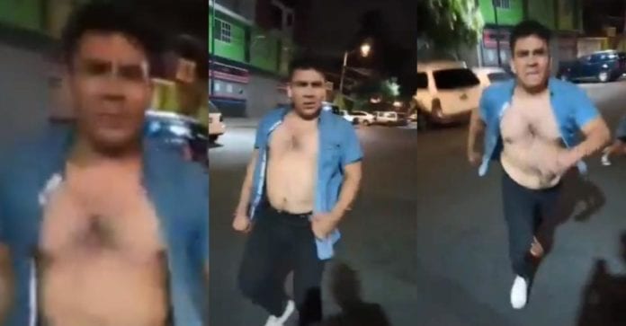 Sujeto ataca a mujer en plena calle y golpea a hombre que la defiende