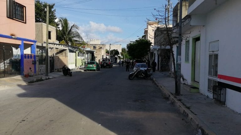 Hieren a balazos a un hombre en Playa del Carmen