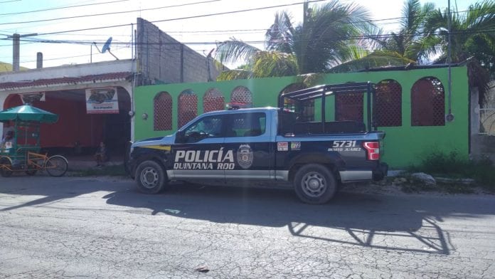 Un transeúnte recibió un disparo en la cabeza, propinado por un sicario en motocicleta que se dio a la fuga, en la colonia Corales. Versiones indican que se trataría del cuñado de la conocida activista, la “Bruja de Corales”.