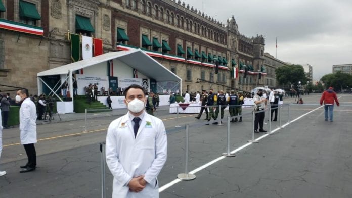 doctor de Cozumel recibe presea