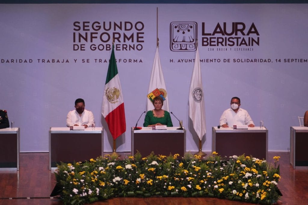 "Solidaridad trabaja y se transforma", destacó la presidenta municipal de Solidaridad, Laura Beristain Navarrete, quien enmarcó su administración firmemente dentro de la Cuarta Transformación, aunque también destacó el trabajo coordinado con el gobierno estatal.