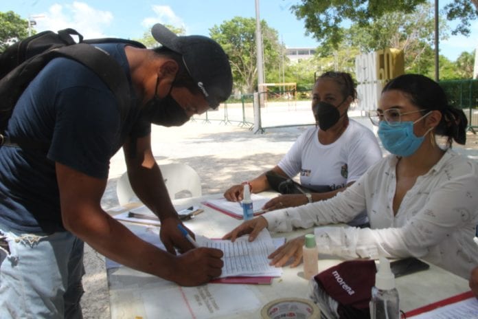 oy concluye la recolección de firmas para solicitar a la autoridad electoral una consulta ciudadana, para pedir el enjuiciamiento de los ex presidentes de la República y en Quintana Roo los organizadores, ligados a Morena, confían en haber superado la meta propuesta.