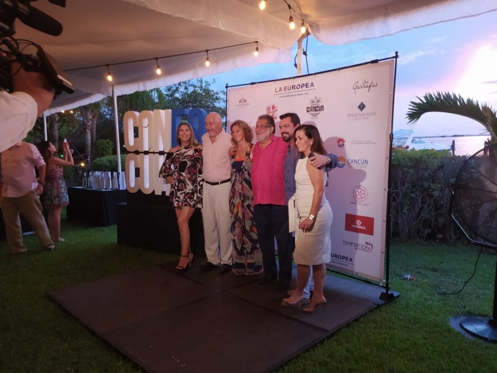 El lanzamiento de estos productos organizado por el Comité Ciudadano y Empresarial del 50 Aniversario de Cancún y forma parte de los festejos que originalmente se habían planeado para celebrarse a lo largo del año.