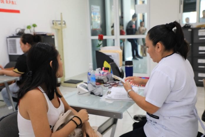 Una mayor cobertura y calidad en los servicios médicos logra el gobierno de Laura Beristain Navarrete, al modernizar las instalaciones de los seis centros de salud y fortalecerlos con más profesionales, lo que contribuyó también a amortiguar la propagación del COVID-19.