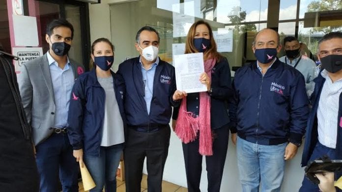 El expresidente de México, Felipe Calderón Hinojosa, acusó que la organización México Libre, que encabeza junto a su esposa Margarita Zavala, sufre una persecución política y hostigamiento desde la presidencia de la República de Andrés Manuel López Obrador.