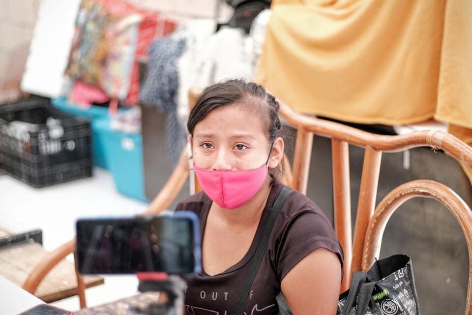 Lidia: la madre de cuatro hijos que camina hasta 4 horas para alimentar a sus hijos