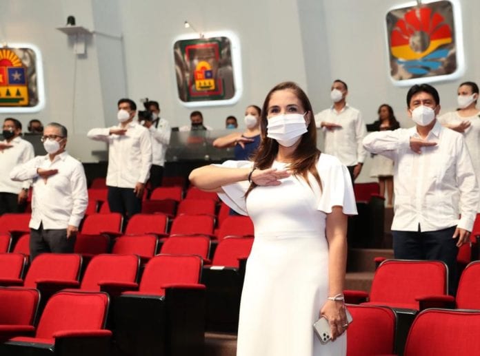 Mara Lezama destacó la coordinación entre los tres niveles de gobierno durante la entrega del informe de Carlos Joaquín al Congreso