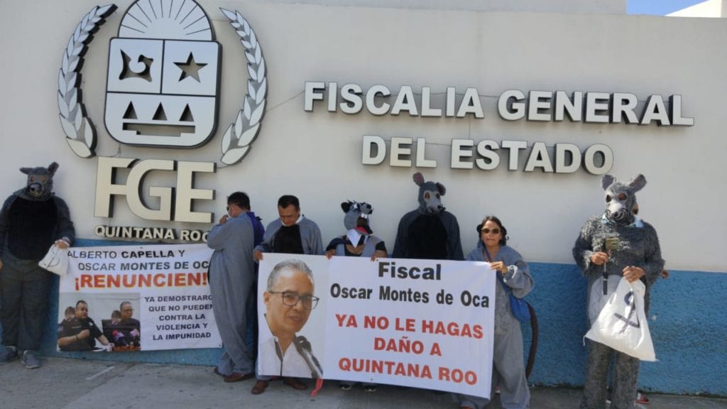 Se trata de Juan Bautista Núñez Loría alias “Chico”, excomandante de la Policía Ministerial, adscrito a la Fiscalía General del Estado con sede en Benito Juárez, quien dado de baja por rehusarse a practicarse antidoping así como los exámenes de control y confianza.