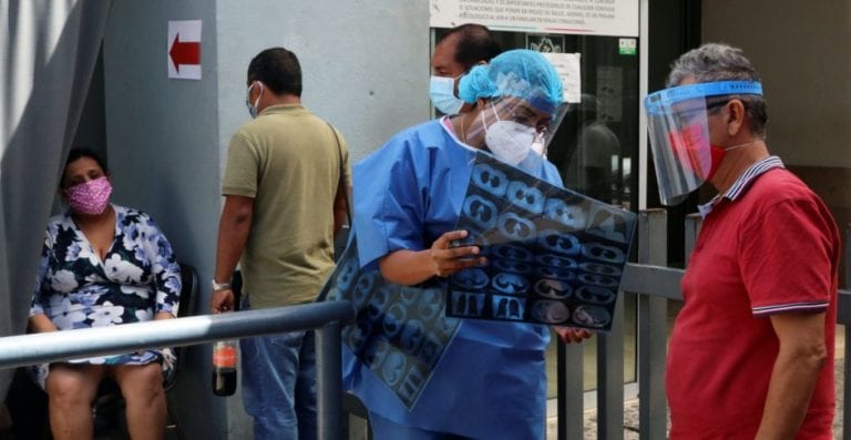 Suma Quintana Roo 49 casos más de COVID-19 y dos defunciones