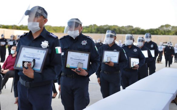 Reconoce Carlos Joaquín la labor de policías durante la contingencia
