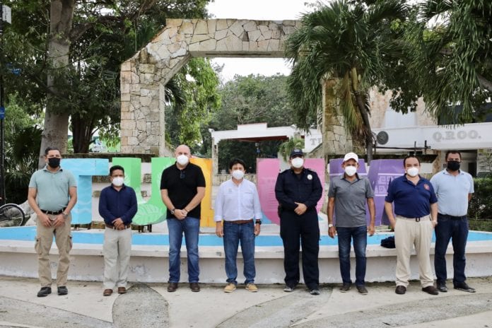 Luego del paso del huracán “Zeta” presidente Victor Mas Tah recorrió las Av. Tulum.