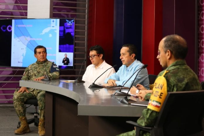 El gobernador Carlos Joaquín anunció esta noche medidas preventivas para afrontar el arribo de la tormenta tropical “Zeta”, que se mantuvo estacionaria y fortaleciéndose en el Mar Caribe, o bien un huracán en categoría 1, de acuerdo con los pronósticos de las 9 de la noche.