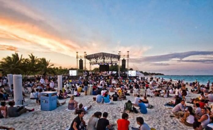 Sin duda existen eventos icónicos en la memoria de ciudadanos y turistas en Quintana Roo, y uno de ellos es el Riviera Maya Jazz Festival, que es esperado cada año por miles de visitantes, razón por la cual este año existe la duda de si se hará o no.