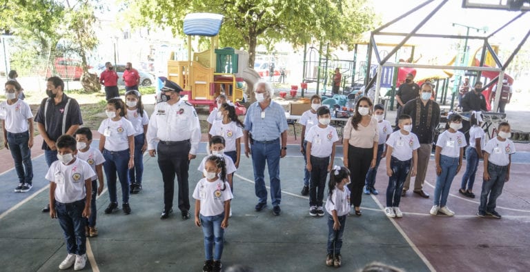 Como parte del trabajo coordinado entre el gobierno municipal y estatal para promover la cultura musical en niñas y niños, así como la prevención del delito, se realizó la presentación de la Academia Infantil de Música de Seguridad Pública, a cargo de la Secretaría de Seguridad Pública del Estado de Quintana Roo. 