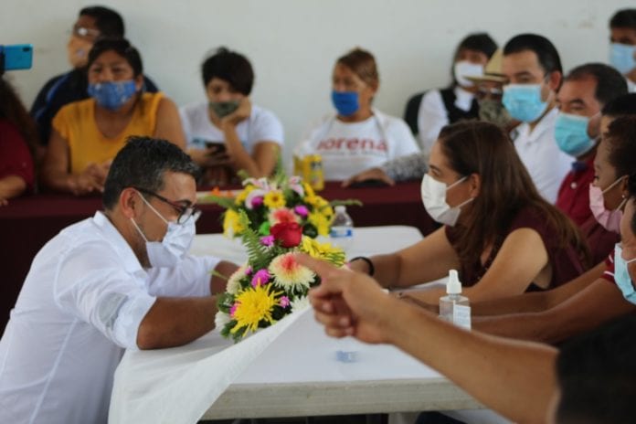 Regidores, fundadores y líderes naturales de Morena participaron hoy domingo en la celebración por los dos años del actual gobierno municipal de Mara Lezama Espinosa, con la presencia de la edil.