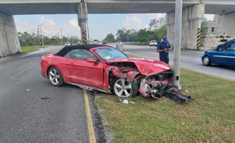 choque de auto deportivo