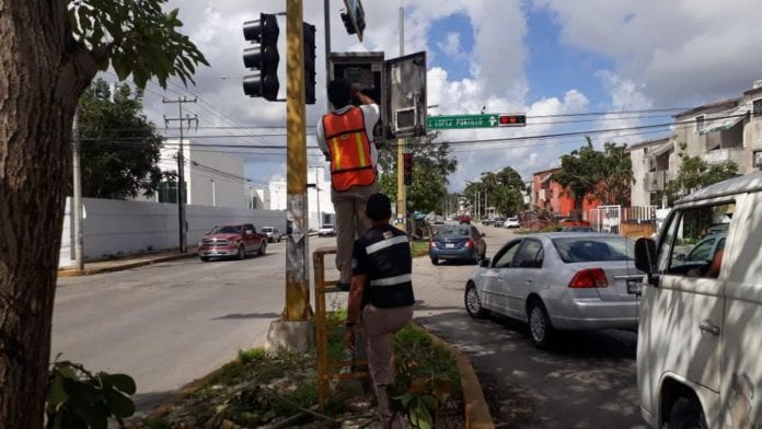 semáforos en Cancún