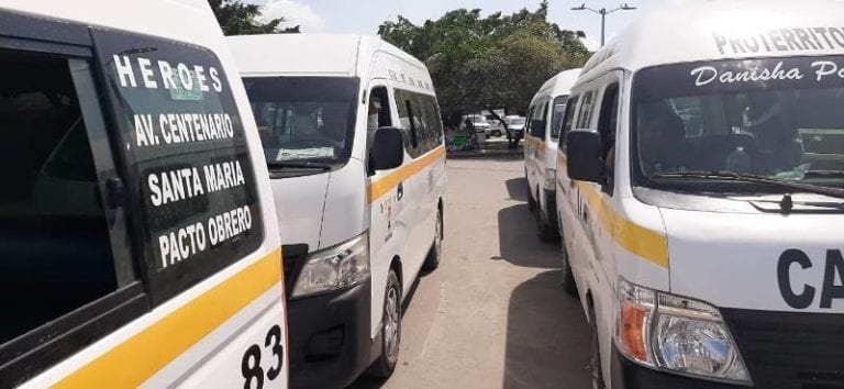 Choferes de combis en Chetumal piden aumentar el límite de pasajeros