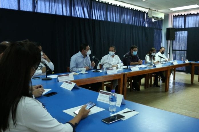 El Secretario de Desarrollo Agrario, Territorial y Urbano (Sedatu), Rubén Meyer Falcón informó por medio de sus redes sociales que hoy se llevó a cabo “la primera reunión de trabajo para la conformación del Programa Regional de Ordenamiento Territorial, para la zona del desarrollo del Tren Maya” en Quintana Roo.